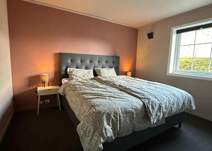 Апартаменты Naert Sentrum Стрюн